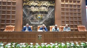 محافظ أسيوط يتابع استعدادات الانتخابات والتوسع في منافذ اللحوم المخفضة