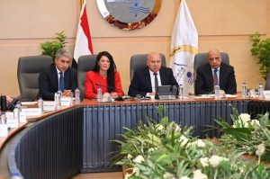 وزير الصناعة يدفع ملف التصنيع المحلي إلى الأمام باجتماع موسّع وإجراءات حاسمة