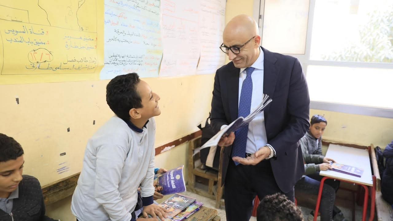 وزير التعليم يفاجئ مدارس البدرشين والصف ويتابع انضباط سير الدراسة بالجيزة
