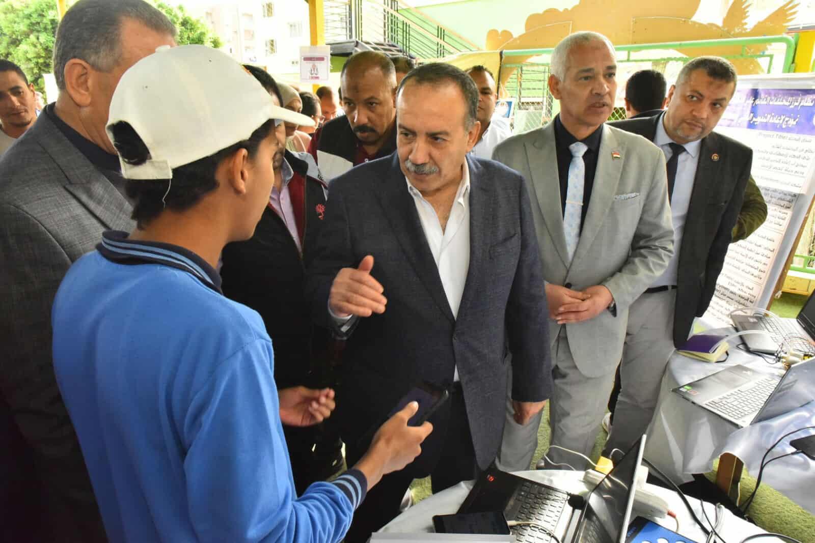 محافظ أسيوط يطلق النسخة المحلية لمسابقة ISEF 2026