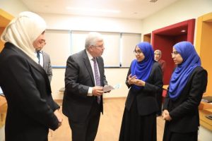 وزير التعليم العالي يتفقد معهد بحوث الإلكترونيات ويشهد مشاريع مبتكرة لدعم الصناعة