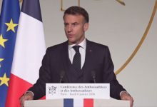 الرئيس الفرنسي يهاجم خطوات واشنطن بشأن «مادورو» وجرينلاند