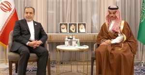 طهران تناقش مستجدات الوضع الداخلي مع الرياض وسط تحركات إقليمية