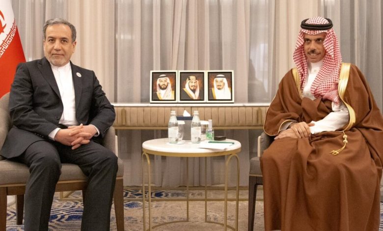 طهران تناقش مستجدات الوضع الداخلي مع الرياض وسط تحركات إقليمية