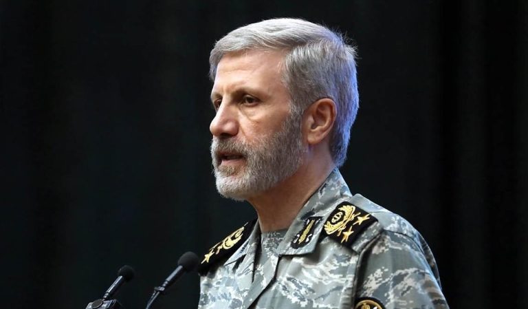 حاتمي: إيران في موقع قوة دفاعية عالية وتحذر الأعداء من أي تجاوزات