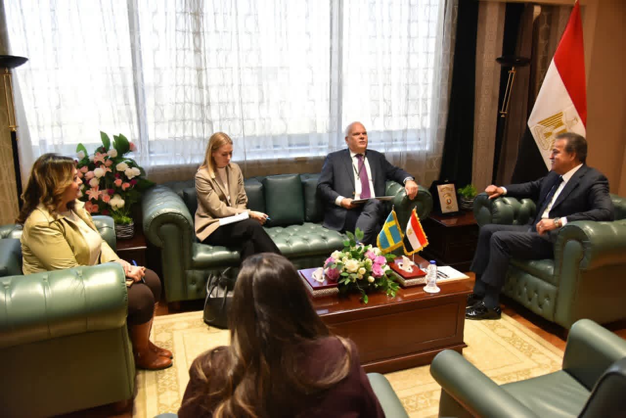 وزير الصحة يستقبل سفيرالسويد لتعزيز التعاون الصحي