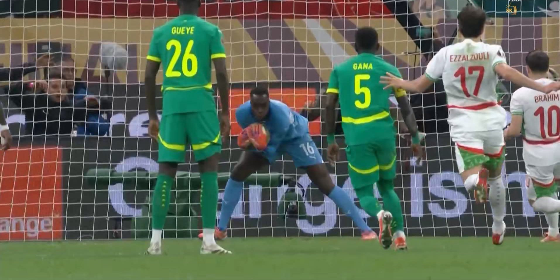 لحظة إضاعة ركلة جزاء منتخب المغرب 