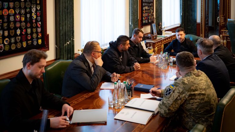 زيلينسكي: أوكرانيا حددت رؤيتها لإنهاء الحرب وروسيا ملزمة بالرد الواضح