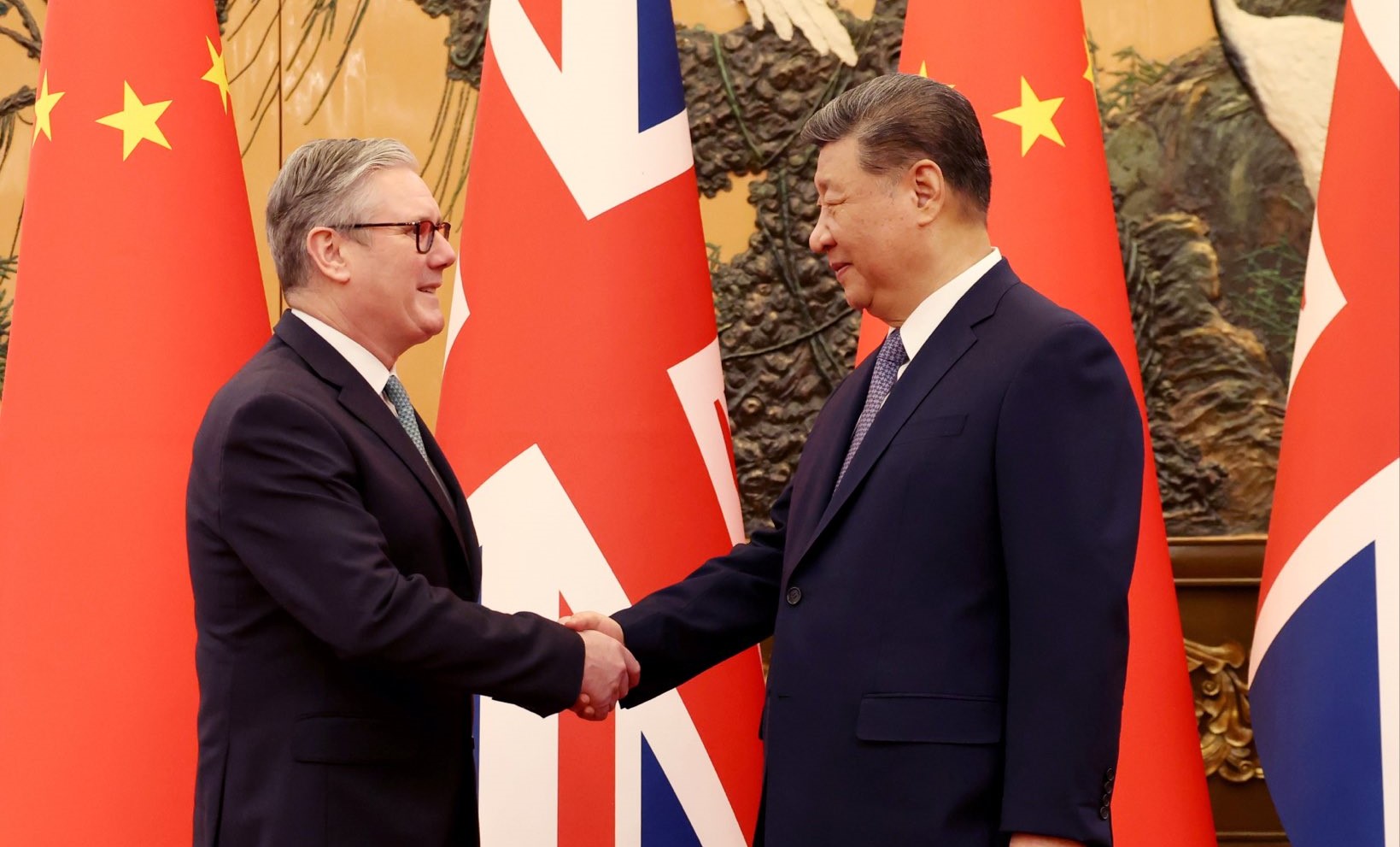 بريطانيا والصين تعيدان ضبط العلاقات في ظل تقلبات سياسات ترامب