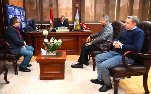  محافظ الغربية يجتمع بمسئولي “المصرية للاتصالات” لمناقشة خطط الارتقاء بالخدمة وتسريع التدخل الفني