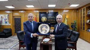 تكريم رسمي لمحافظ المنيا تقديرًا لجهوده في دعم مشروع الريادة الخضراء