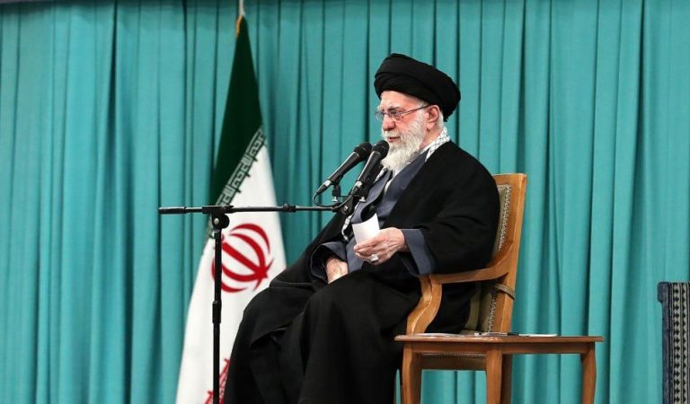 خامنئي يتهم ترامب بالتحريض المباشر على أحداث إيران الأخيرة