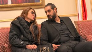 بالصور..دوللي شاهين تستقبل عزاء والدتها بالقاهرة