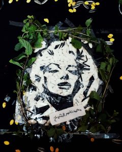 خارج الصندوق.. كيف كسر محمد ناصر قاعدة الرسم بالريشة ليستخدم “النعناع واللب الأبيض”