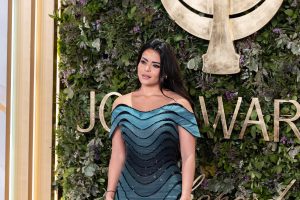 بالصور..أسماء جلال تتألق بإطلالة مميزة في حفل 2026Joy Awards