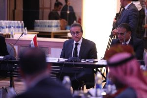 وزير الصحة يشارك جلسة حول الاستثمار المستدام في رعاية سرطان الثدي