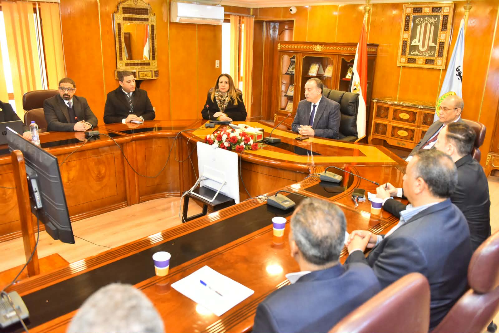 بحضور نائب وزير الاتصالات.. محافظ أسيوط يقترح إنشاء منصات رقمية متخصصة للعقود والمشتريات