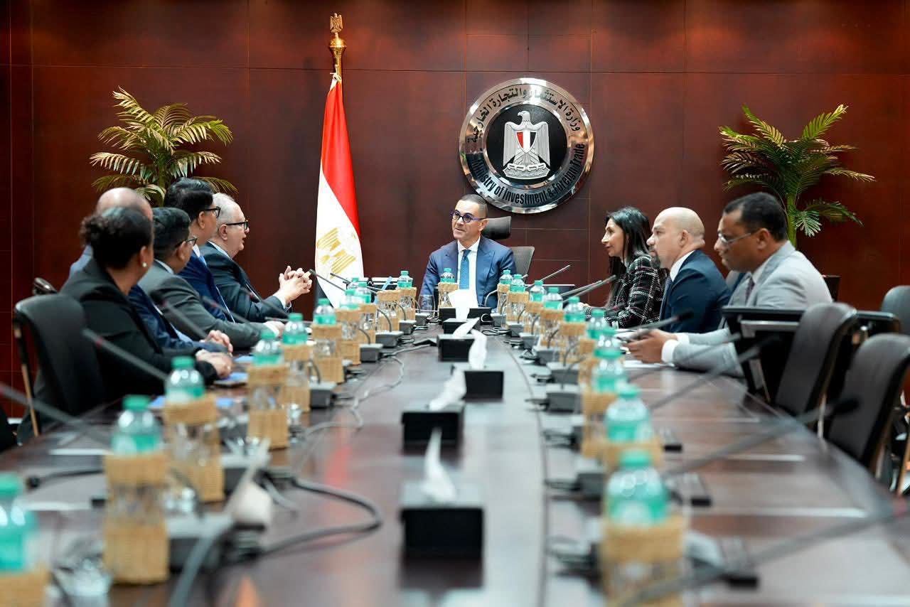 وزير الاستثمار يبحث مع وفد شركتي “إيفولف” و”ستونيكس” خططهم للتوسع