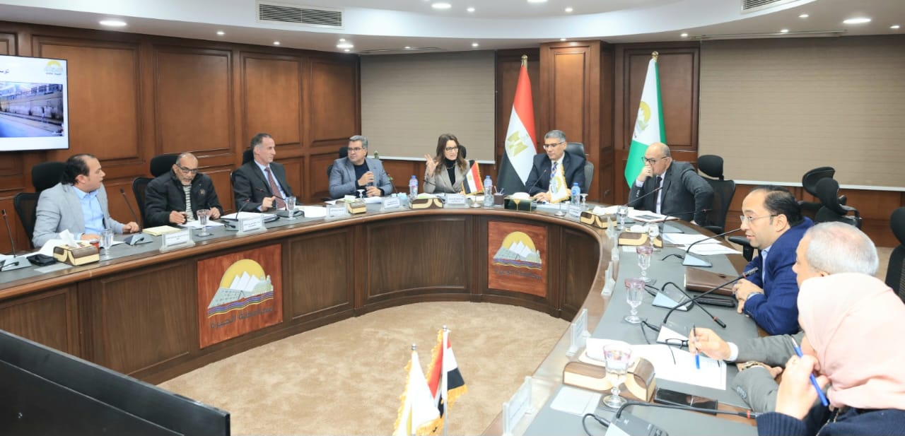 محافظ الجيزة يترأس اجتماع مجلس إدارة جهاز رعاية وتشغيل الشباب لدعم فرص عمل الخريجين