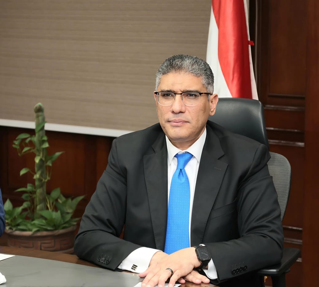 محافظ الجيزة يهنئ هشام بدوي بانتخابه رئيسًا لمجلس النواب