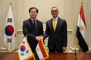 وزير الاستثمار ووزير التجارة بجمهورية كوريا الجنوبية يوقعان بياناً بشأن اتفاقية الشراكة الاقتصادية بين البلدين