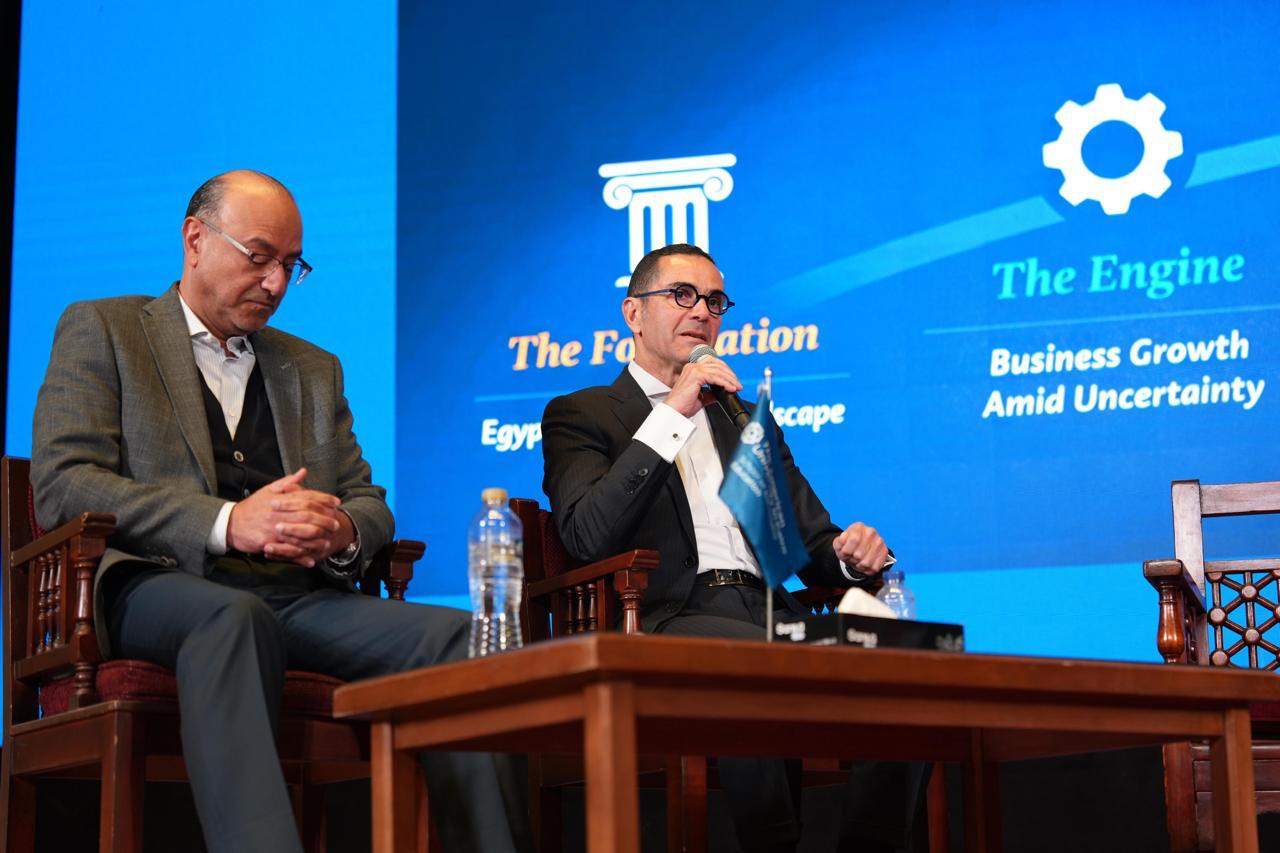 وزير الاستثمار يشارك في جلسة نقاشية بالجامعة الأمريكية حول “الرؤية الاقتصادية والقيادة الاستراتيجية”