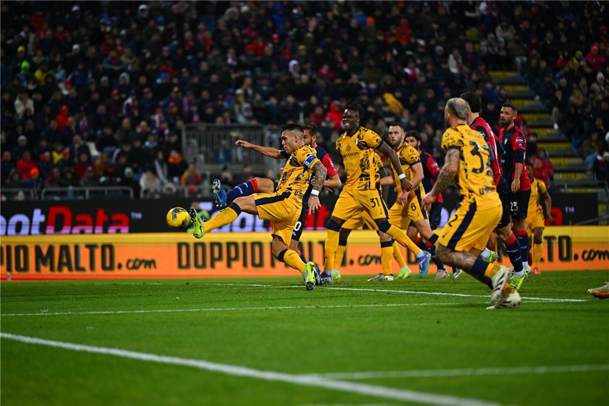 ميلان يفتتح منافسات الجولة الـ 18 من الدوري الإيطالي أمام كالياري