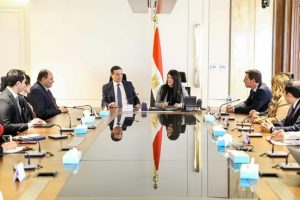 المشاط توقّع مذكرة تفاهم مع شركة “شنايدر إلكتريك” لتعزيز الأمن الغذائي