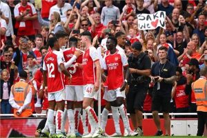 أرسنال يواجه ليدز اليوم في اختبار صعوبة الصدارة بالدوري الإنجليزي