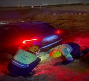 استجابة فورية.. أمن القاهرة ينجح في إنقاذ سيارة سيدة عالقة بالرمال في الشروق