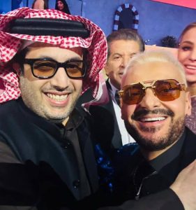 شاهد | بعدساتهم الخاصة.. سيلفي النجوم يشعل أجواء  Joy Awards