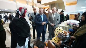 مبادرة “دفا” تسلم كراسي متحركة وسماعات طبية للأطفال من ذوي الهمم للعمالة غير المنتظمة بأسيوط