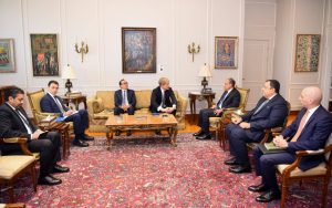 وزير الخارجية يلتقي المبعوث الأممي الخاص إلى اليمن