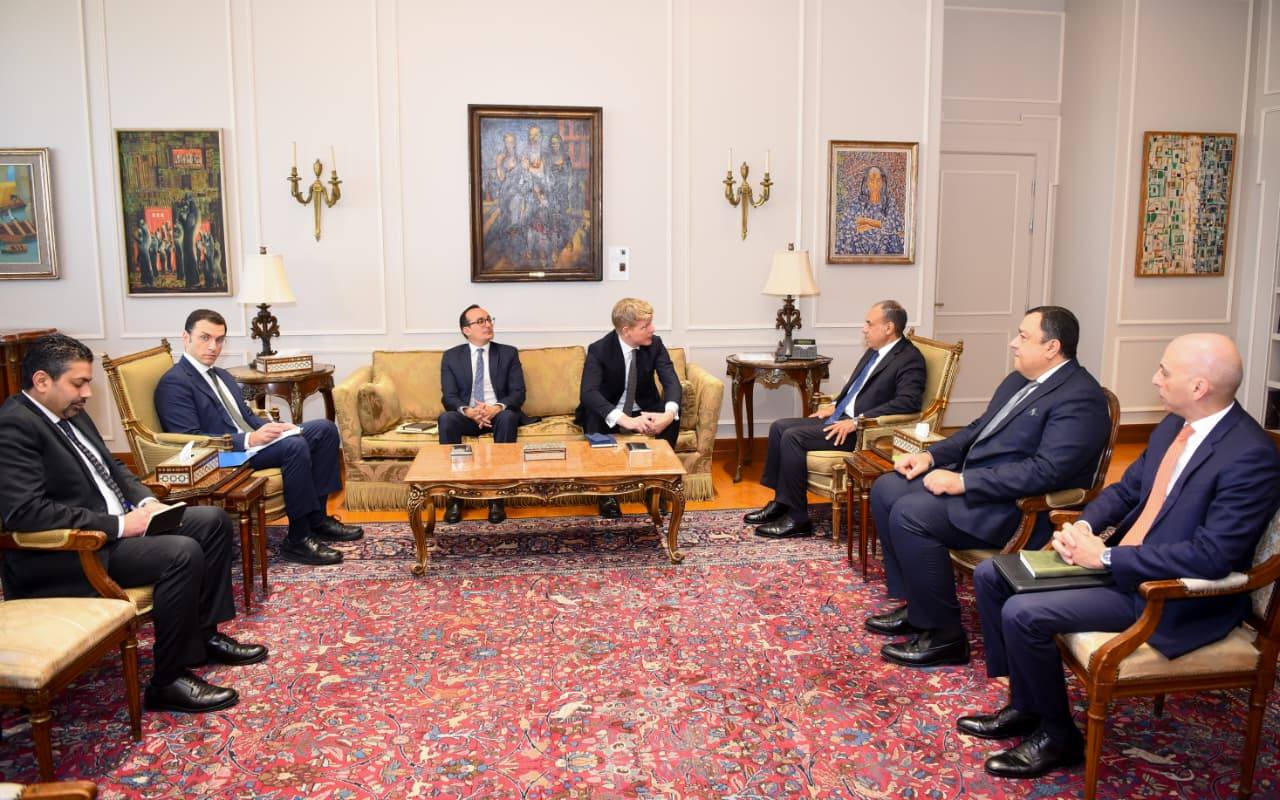 وزير الخارجية يلتقي المبعوث الأممي الخاص إلى اليمن