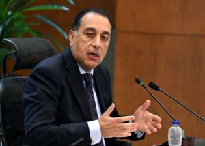 مدبولي يوجه برعاية مصابي تصادم سيارتين في بورسعيد