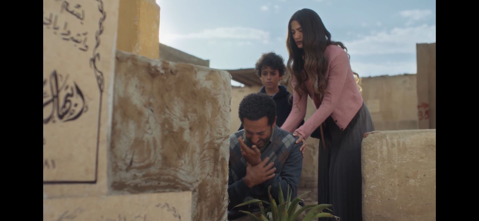 مشهد القبر يشعل الترند… عمرو سعد يبكي فيتصدر «إفراج»