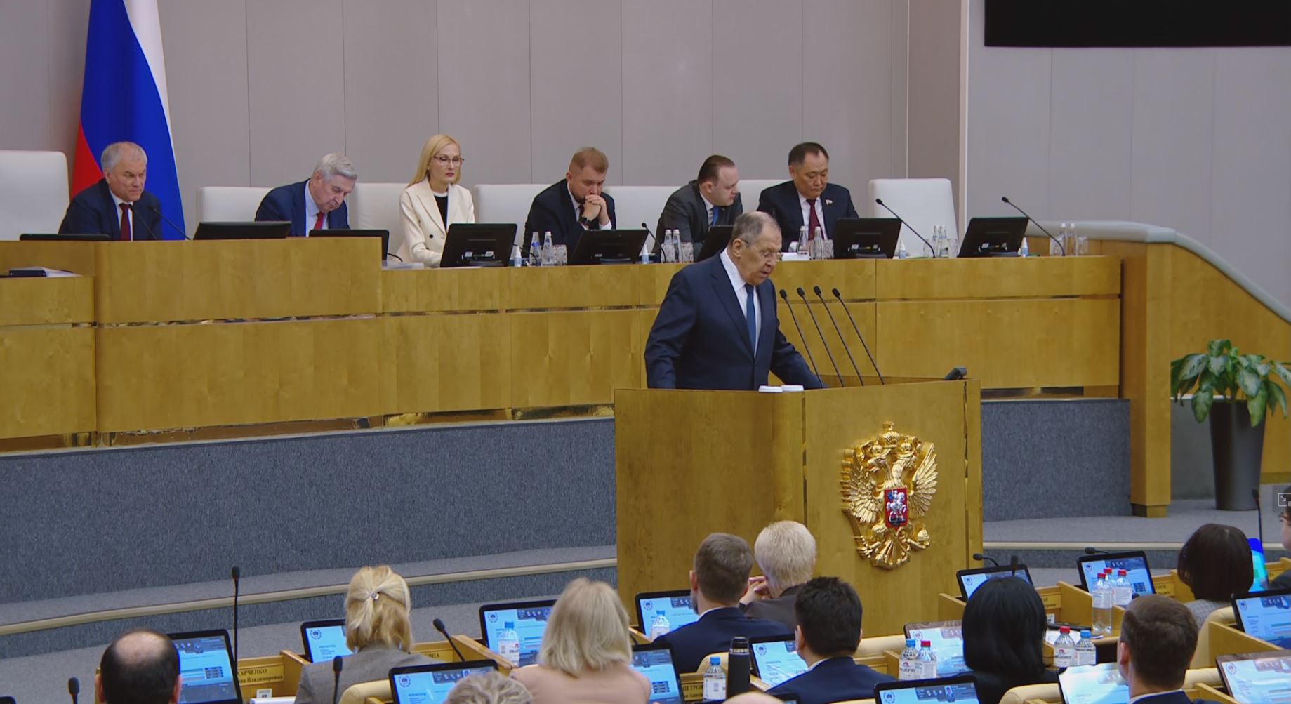 لافروف: أي حل مستدام للأزمة الأوكرانية يتطلب معالجة جذورها