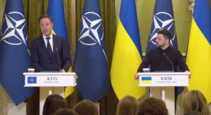 أوكرانيا تتعرض لهجوم باليستي روسي والناتو يؤكد دعمه الفوري