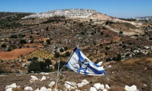 حماس: الاحتلال يفرض تهويداً استيطانياً ويسرق أراضي الضفة الغربية