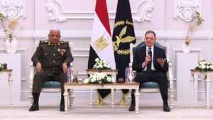 موجه لكل المطارات والمنافذ الحدودية.. الرئيس يصدر قرارًا بشأن الأجانب في مصر