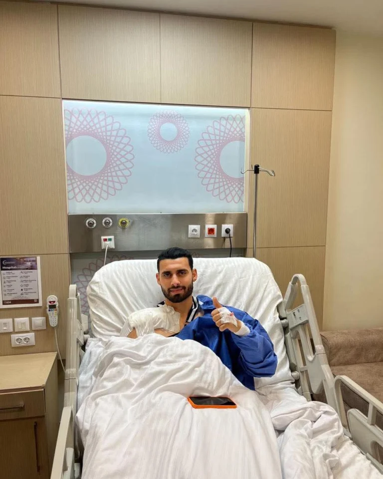 باهر المحمدي لاعب المصري عقب إجرائه عملية جراحية