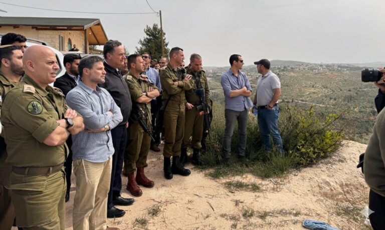 «سموتريتش» يقتحم رام الله و«الاحتلال» يوسع الاستيطان في الضفة الغربية