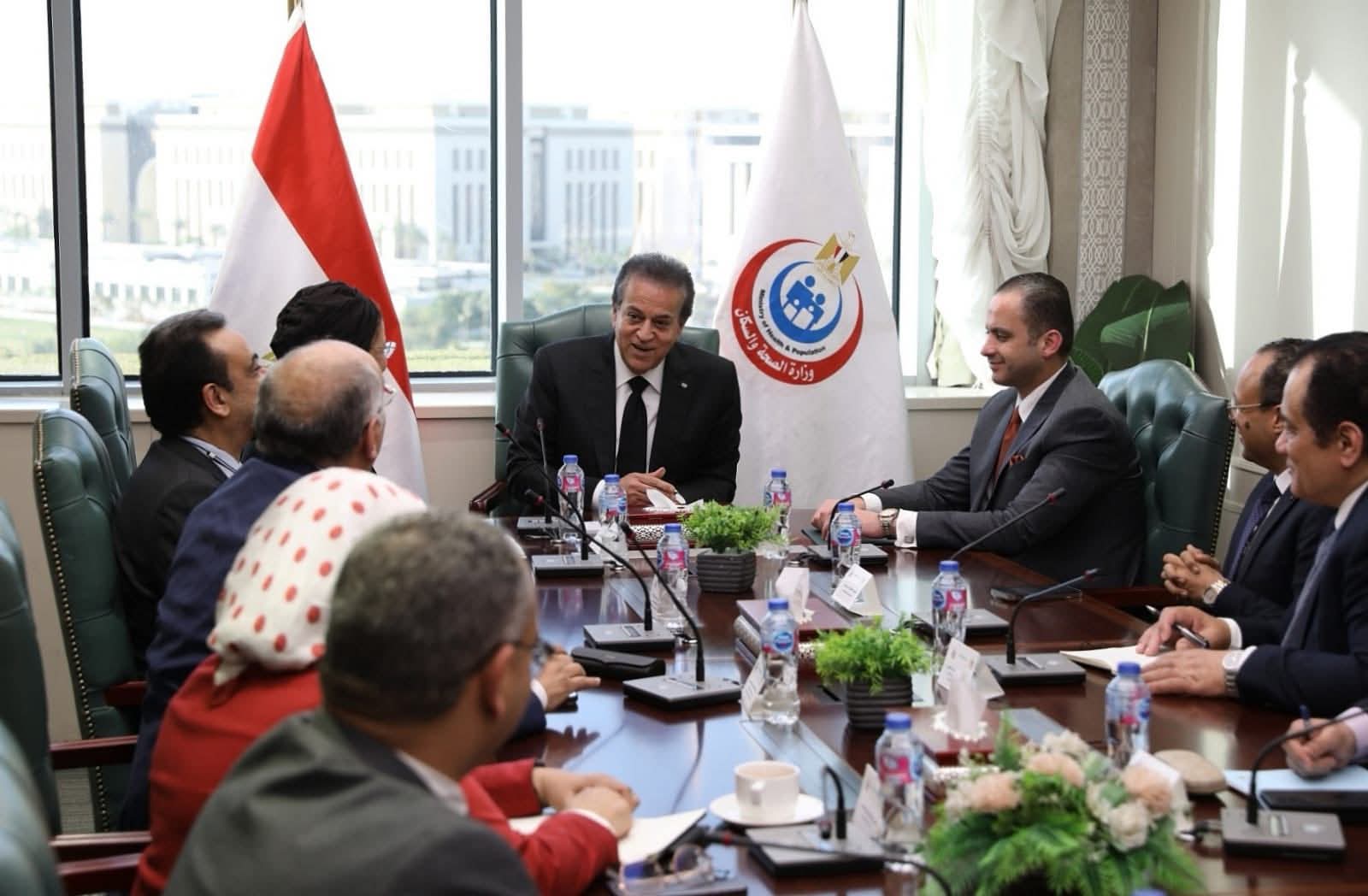 في أول يوم عمل بعد تجديد الثقة.. «عبدالغفار» يجتمع بقيادات الصحة