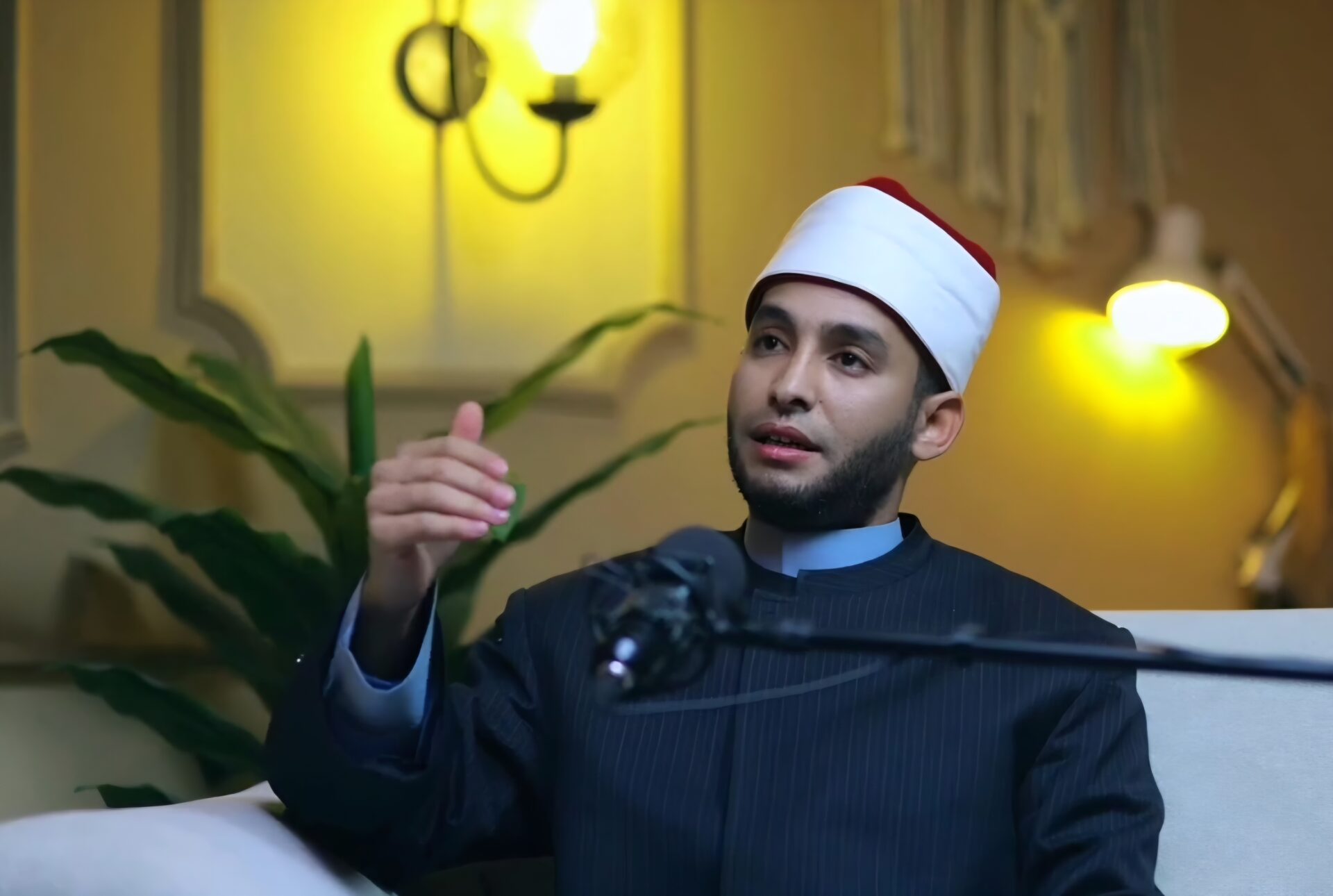 الدكتور عبد الله خيري: محبة النبي ﷺ تقتضي توقير أصوله الشريفة.. وأدلة القرآن تقطع بنجاة أبويه