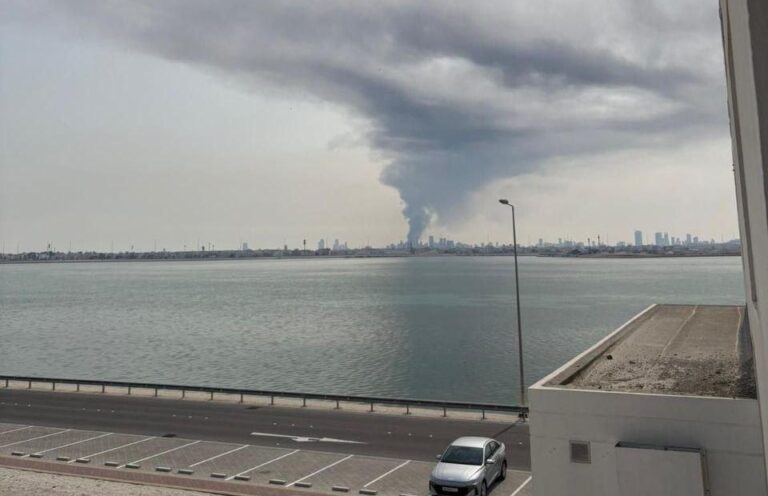 صواريخ إيرانية تستهدف مواقع عسكرية أمريكية في الخليج