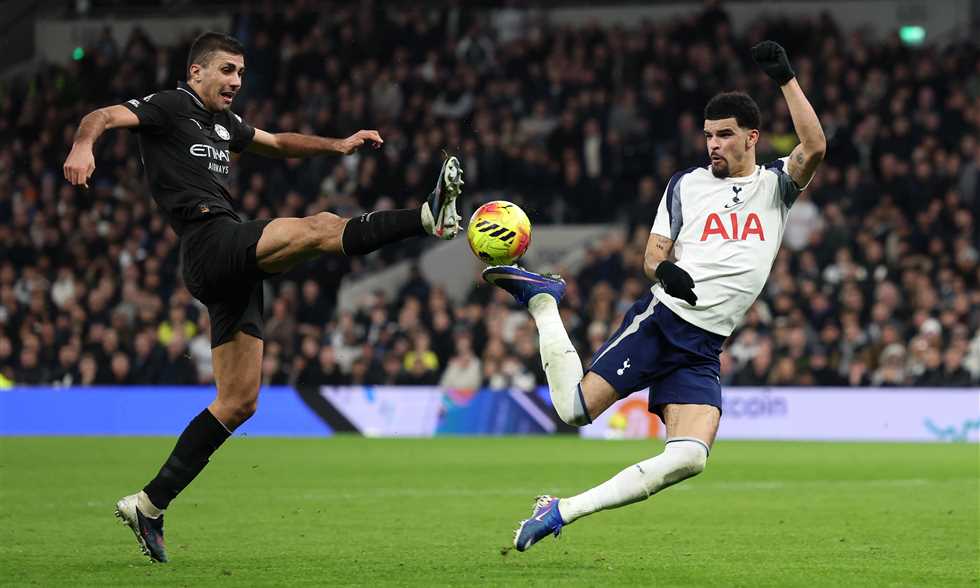 السيتي يتعادل مع توتنهام في حضور مرموش