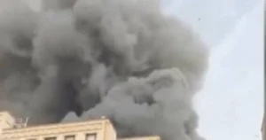 حريق ضخم يلتهم سوق جنات آباد في طهران