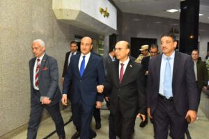 بحضور المحافظ.. مجلس جامعة أسيوط ينظم إفطار رمضان تأكيدا للعمل بروح الفريق