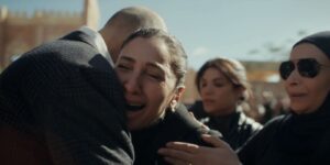 دينا الشربيني تحاول أنهاء حياتها في ” اتنين غيرنا”