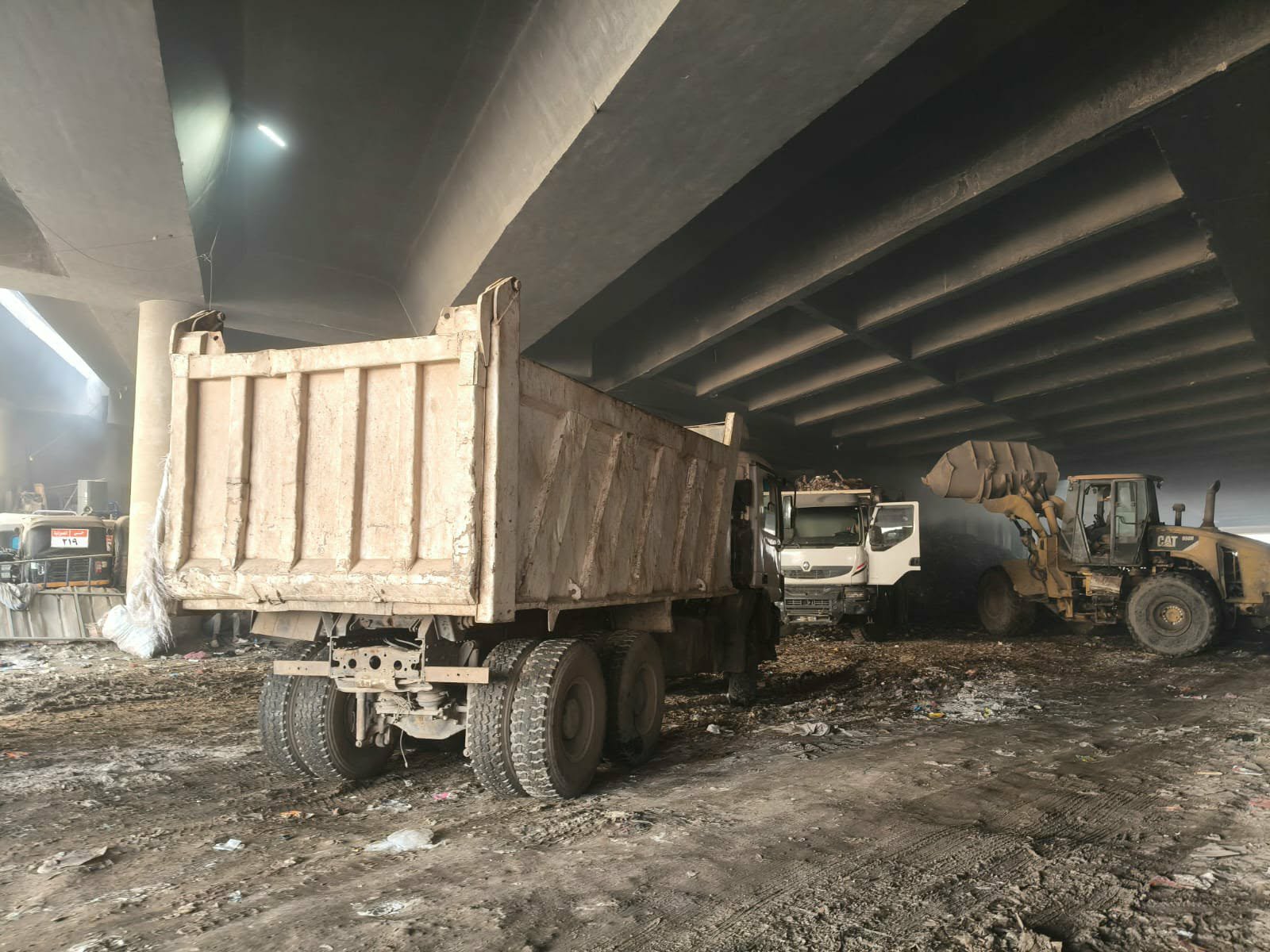 الجيزة :رفع 1060 طن مخلفات من انفاق العشاروة بالعمرانية والريس ببولاق الدكرور